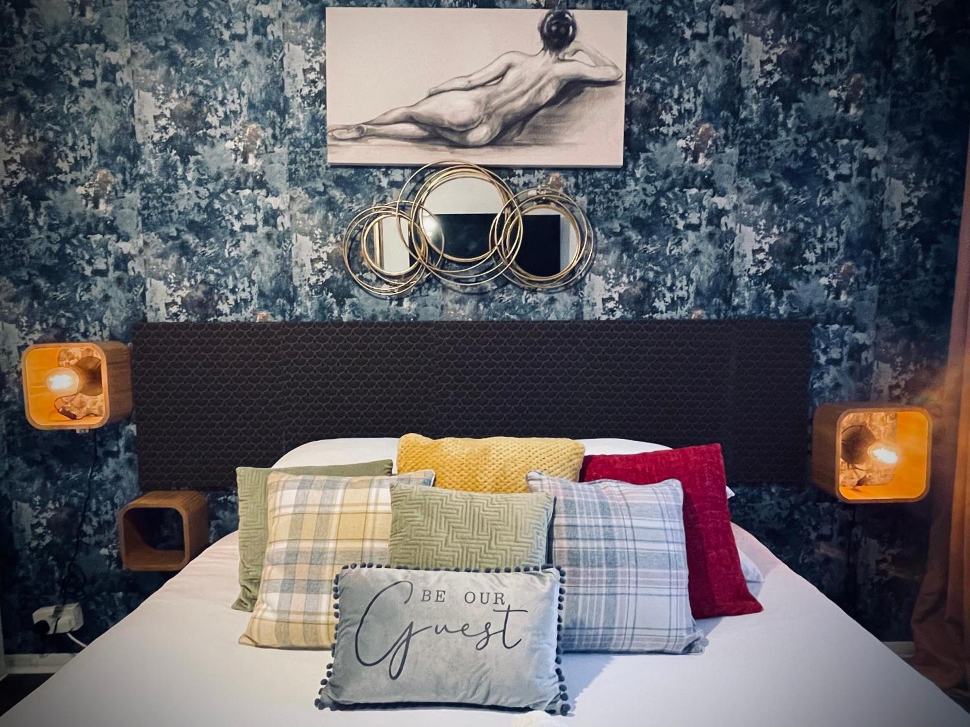 R1 Superking Sized Bed & 65" Tv On The Wall In Clapham Lägenhet London Exteriör bild