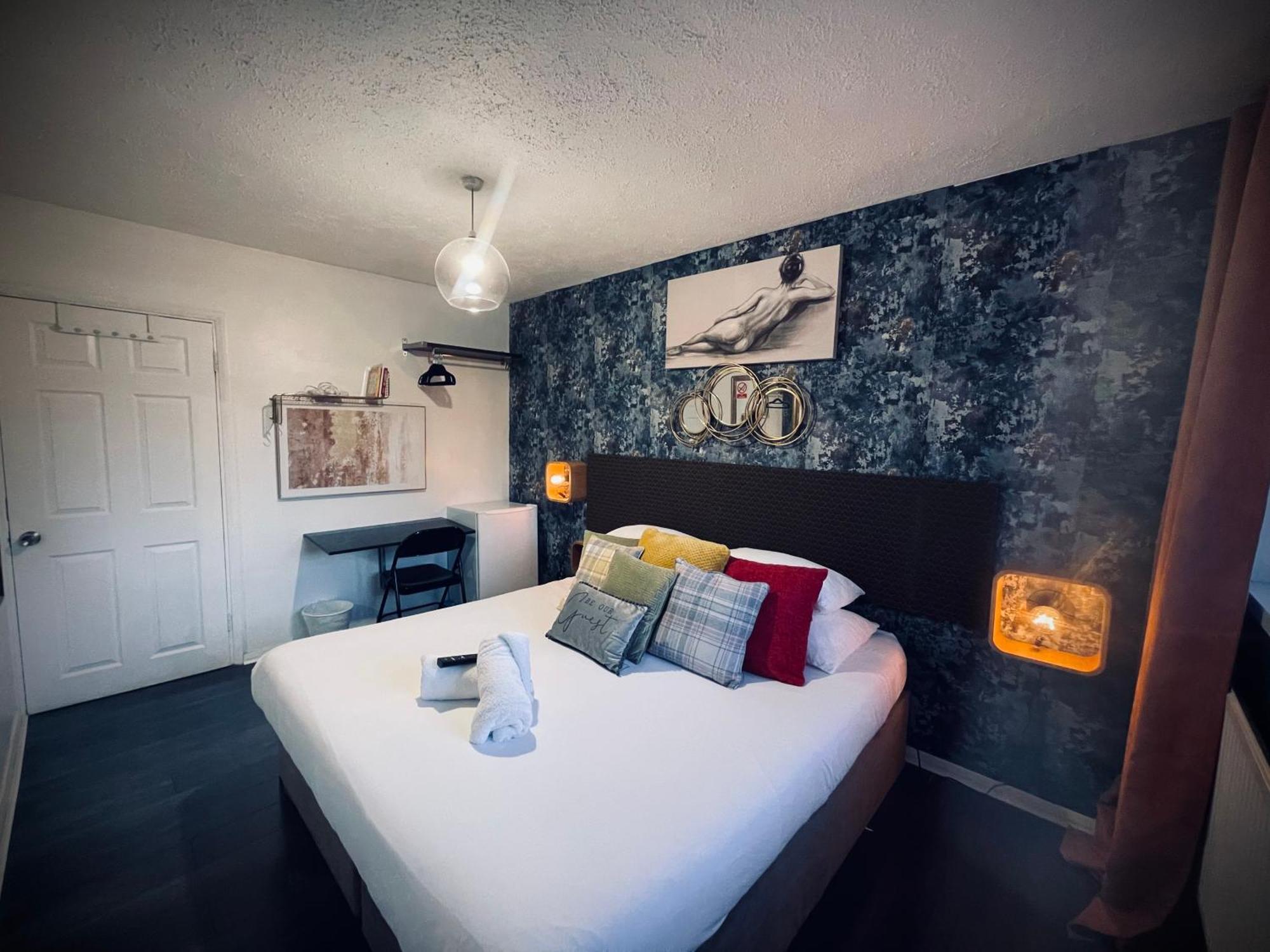 R1 Superking Sized Bed & 65" Tv On The Wall In Clapham Lägenhet London Exteriör bild