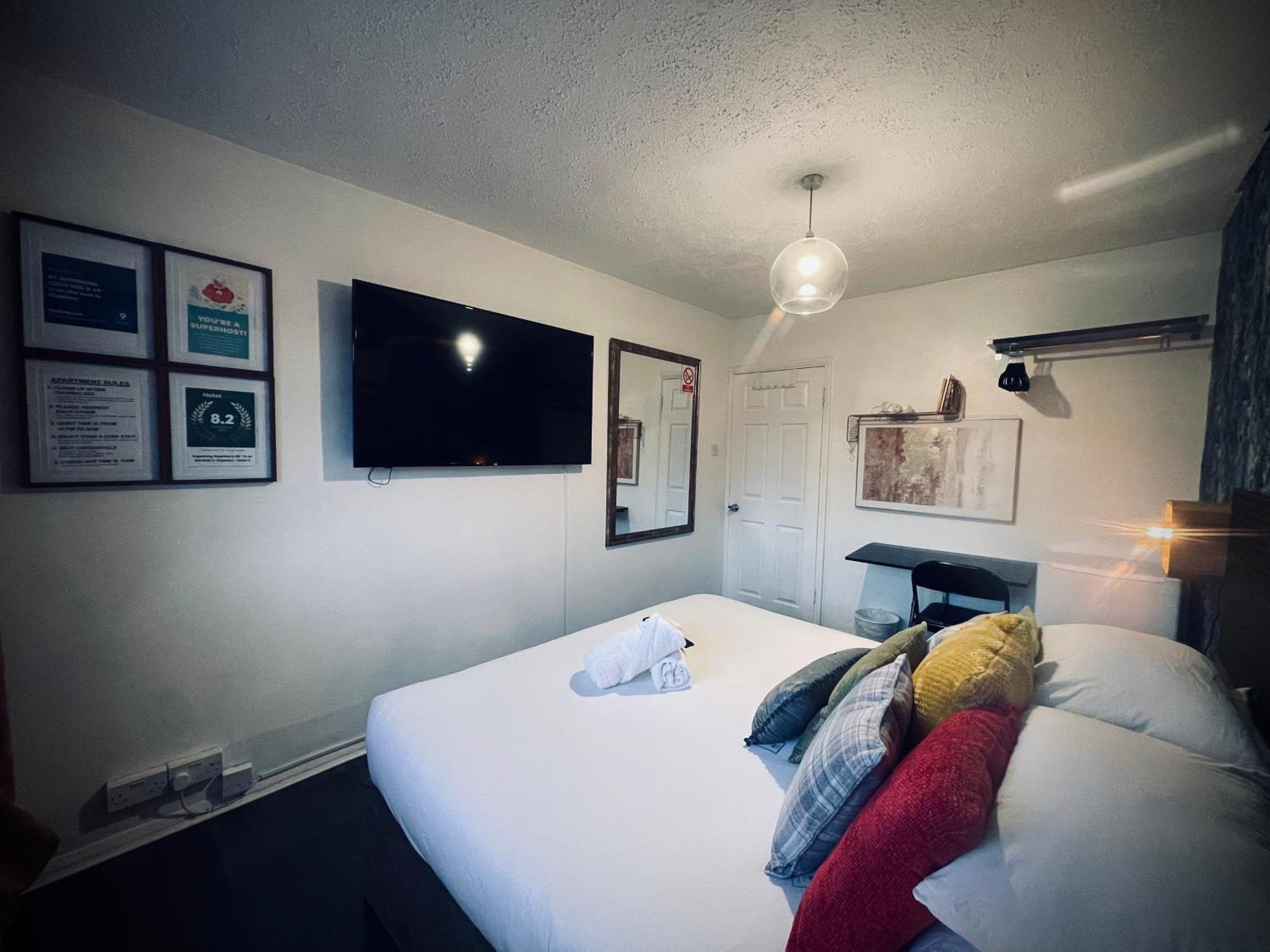 R1 Superking Sized Bed & 65" Tv On The Wall In Clapham Lägenhet London Exteriör bild