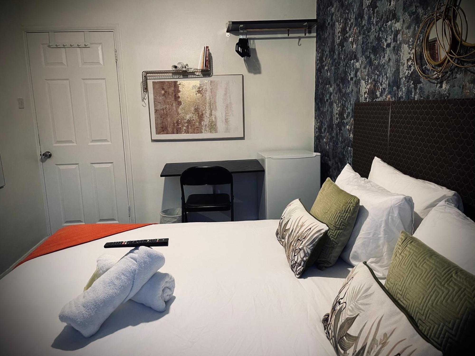 R1 Superking Sized Bed & 65" Tv On The Wall In Clapham Lägenhet London Exteriör bild