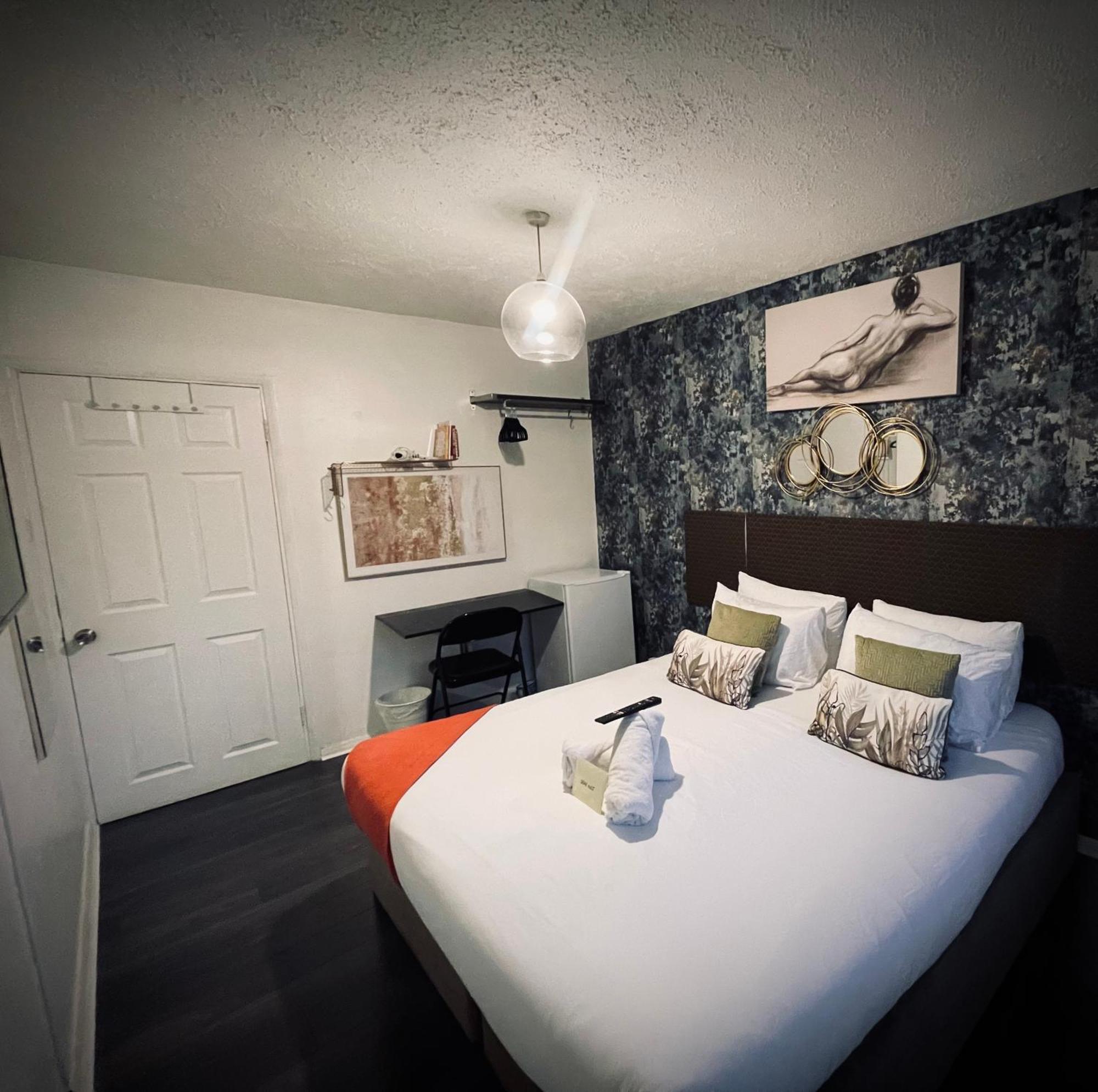 R1 Superking Sized Bed & 65" Tv On The Wall In Clapham Lägenhet London Exteriör bild