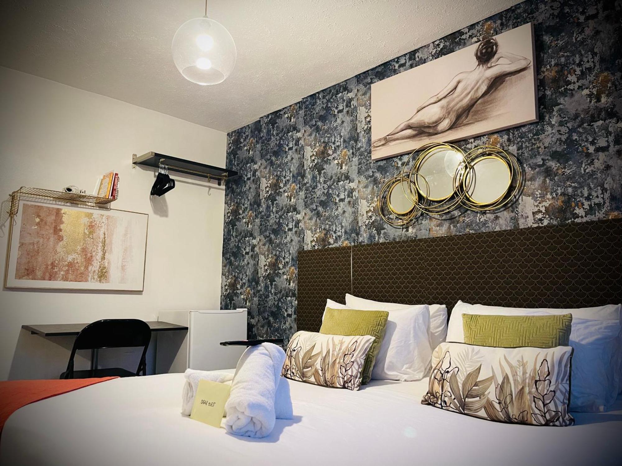 R1 Superking Sized Bed & 65" Tv On The Wall In Clapham Lägenhet London Exteriör bild