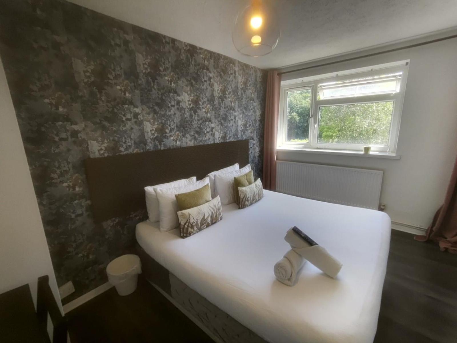 R1 Superking Sized Bed & 65" Tv On The Wall In Clapham Lägenhet London Exteriör bild