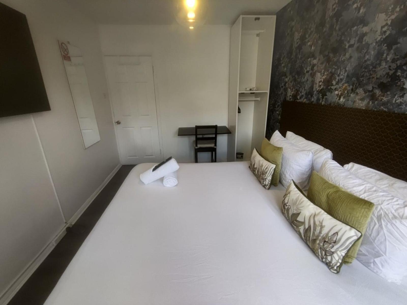 R1 Superking Sized Bed & 65" Tv On The Wall In Clapham Lägenhet London Exteriör bild